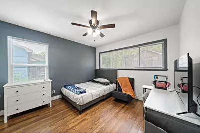 9118 St Lo Rd, Houston, TX 77033 - Photo 5