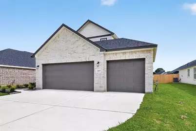 2107 Spring Hollow Drive, Baytown, TX 77521 - Photo 3