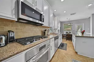 6 Loxanhachee Pl, Spring, TX 77389 - Photo 19