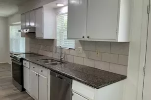 16223 Barcelona Dr, Friendswood, TX 77546 - Photo 9