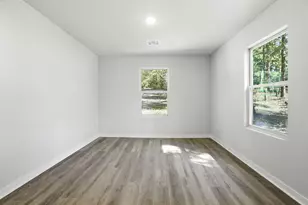 154 Lakeview Dr E, Livingston, TX 77351 - Photo 19