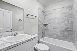 154 Lakeview Dr E, Livingston, TX 77351 - Photo 13