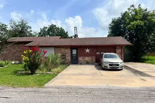 3802 Dolphin Ln, La Porte, TX 77571 - Photo 7