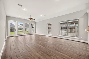 8758 Hbr Pnes Dr, Cypress, TX 77433 - Photo 5