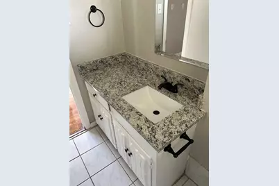 5810 Flamingo Drive, Houston, TX 77033 - Photo 11