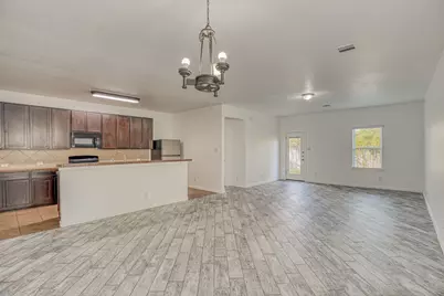 318 Apache Field Lane, La Marque, TX 77568 - Photo 5