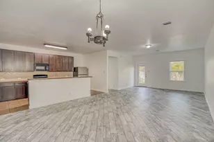 318 Apache Field Ln, La Marque, TX 77568 - Photo 5