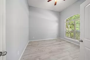 2406 Winter Trail Dr, Conroe, TX 77304 - Photo 5