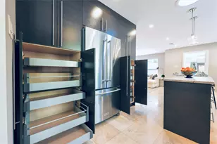 619 Rancho Bauer Dr, Houston, TX 77079 - Photo 9