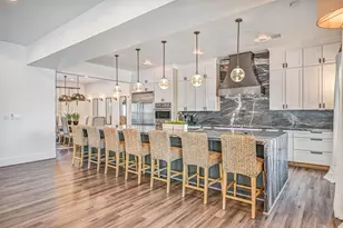 1614 Castaway St, Tiki Island, TX 77554 - Photo 5