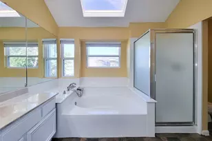 10130 Berry Limb Dr, Houston, TX 77099 - Photo 31