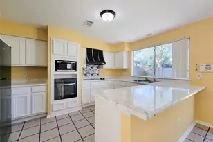 10130 Berry Limb Dr, Houston, TX 77099 - Photo 11