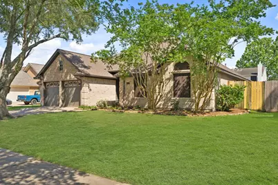 710 Lochnell Drive, Houston, TX 77062 - Photo 3