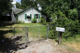 1306 Pershing St, Baytown, TX 77520 - Photo 23