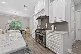 12011 Oak Crest Ct, Conroe, TX 77385 - Photo 11