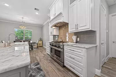 12011 Oak Crest Court, Conroe, TX 77385 - Photo 15