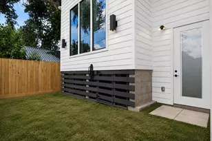 705 Walton St, Houston, TX 77009 - Photo 45