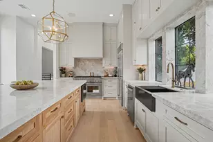 705 Walton St, Houston, TX 77009 - Photo 15