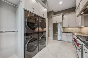 9 Valley Forge Dr, Bunker Hill Village, TX 77024 - Photo 19