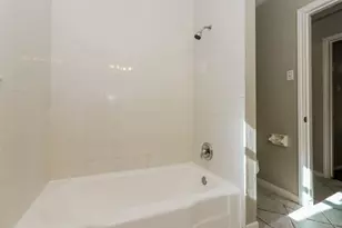 7126 Lugary Dr, Houston, TX 77036 - Photo 17