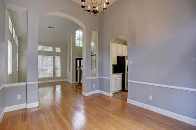 147 N Willow Point Circle, The Woodlands, TX 77382 - Photo 5