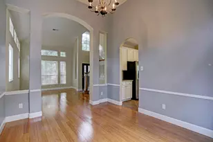 147 N Willow Point Cir, The Woodlands, TX 77382 - Photo 5