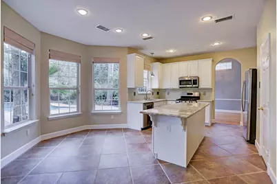 147 N Willow Point Circle, The Woodlands, TX 77382 - Photo 7