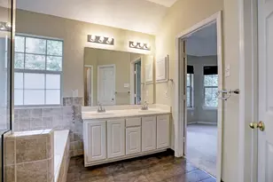 147 N Willow Point Cir, The Woodlands, TX 77382 - Photo 13