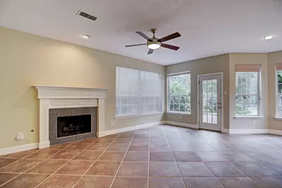 147 N Willow Point Circle, The Woodlands, TX 77382 - Photo 9