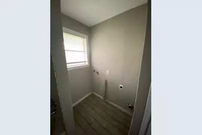 612 N Avenue B, Freeport, TX 77541 - Photo 11