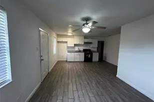 612 N Avenue B, Freeport, TX 77541 - Photo 3