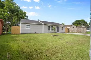 2202 Garvey Dr, Pasadena, TX 77506 - Photo 1