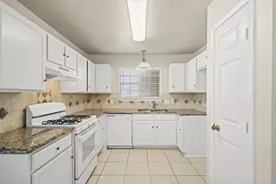 12602 Folkcrest Way, Stafford, TX 77477 - Photo 5