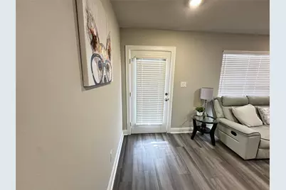201 S 5th Street, Highlands, TX 77562 - Photo 3