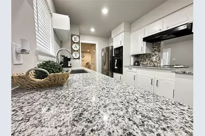 201 S 5th Street, Highlands, TX 77562 - Photo 17