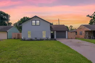 10406 Broadstairs St, Houston, TX 77013 - Photo 31