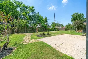 10406 Broadstairs St, Houston, TX 77013 - Photo 27