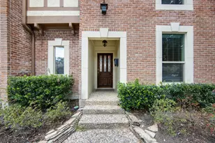 9621 Longmont Dr, Houston, TX 77063 - Photo 3
