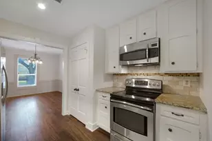 9621 Longmont Dr, Houston, TX 77063 - Photo 13
