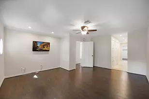 9621 Longmont Dr, Houston, TX 77063 - Photo 31