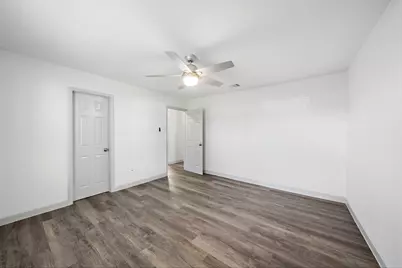 1716 Huge Oaks Street, Houston, TX 77055 - Photo 17