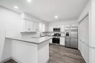 1716 Huge Oaks St, Houston, TX 77055 - Photo 9