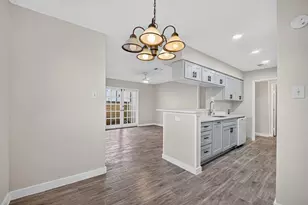 15534 Zabolio Dr, Houston, TX 77598 - Photo 9