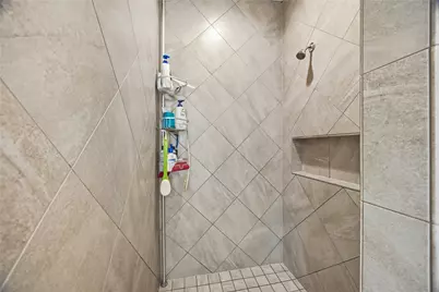 9916 Oaklawn Dr Drive, Mont Belvieu, TX 77523 - Photo 27