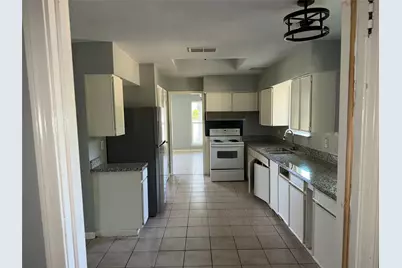 738 Beachcomber Lane, Houston, TX 77062 - Photo 9