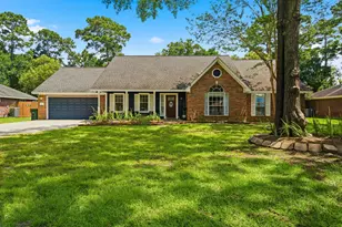 423 E Oak Hill Dr, Oak Ridge North, TX 77386 - Photo 1