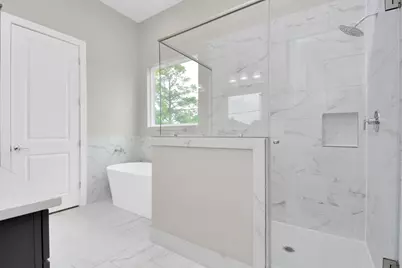 2903 Sherwood Green Lane, Houston, TX 77092 - Photo 31