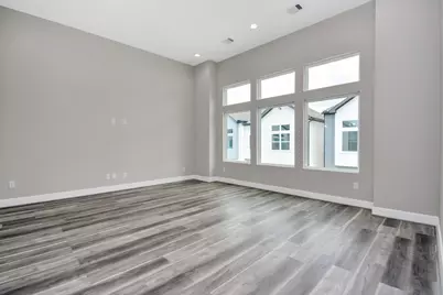 2903 Sherwood Green Lane, Houston, TX 77092 - Photo 19