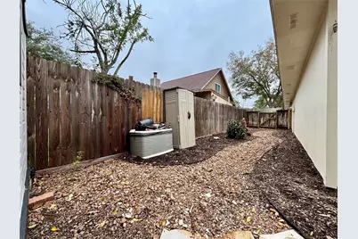 116 Bougainvillea Street, Lake Jackson, TX 77566 - Photo 31