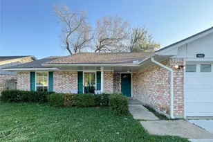 13607 Fernhill Dr, Sugar Land, TX 77498 - Photo 3